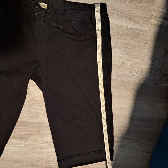 Kavio Black Rhinestone Cross Capris Size M - Picture 7 of 8